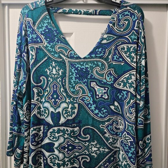 Chico's Tops - Chico's Travelers 3/4 sleeve blue green paisley‎ with back cut out 3P/XLP